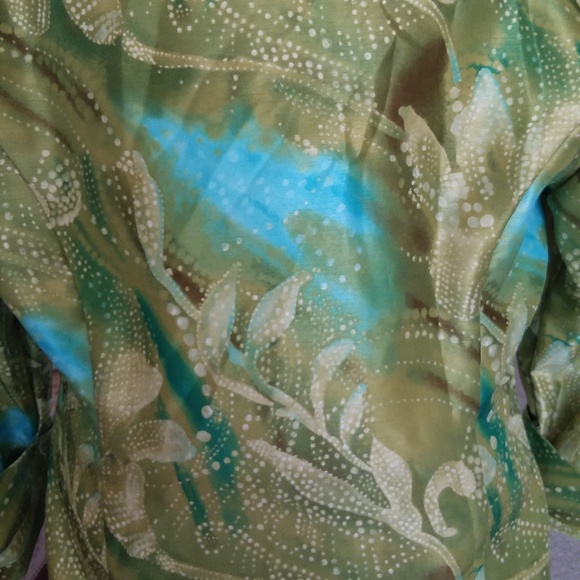 Dressbarn Ladies Green Floral Blouse Size Small - Picture 6 of 8